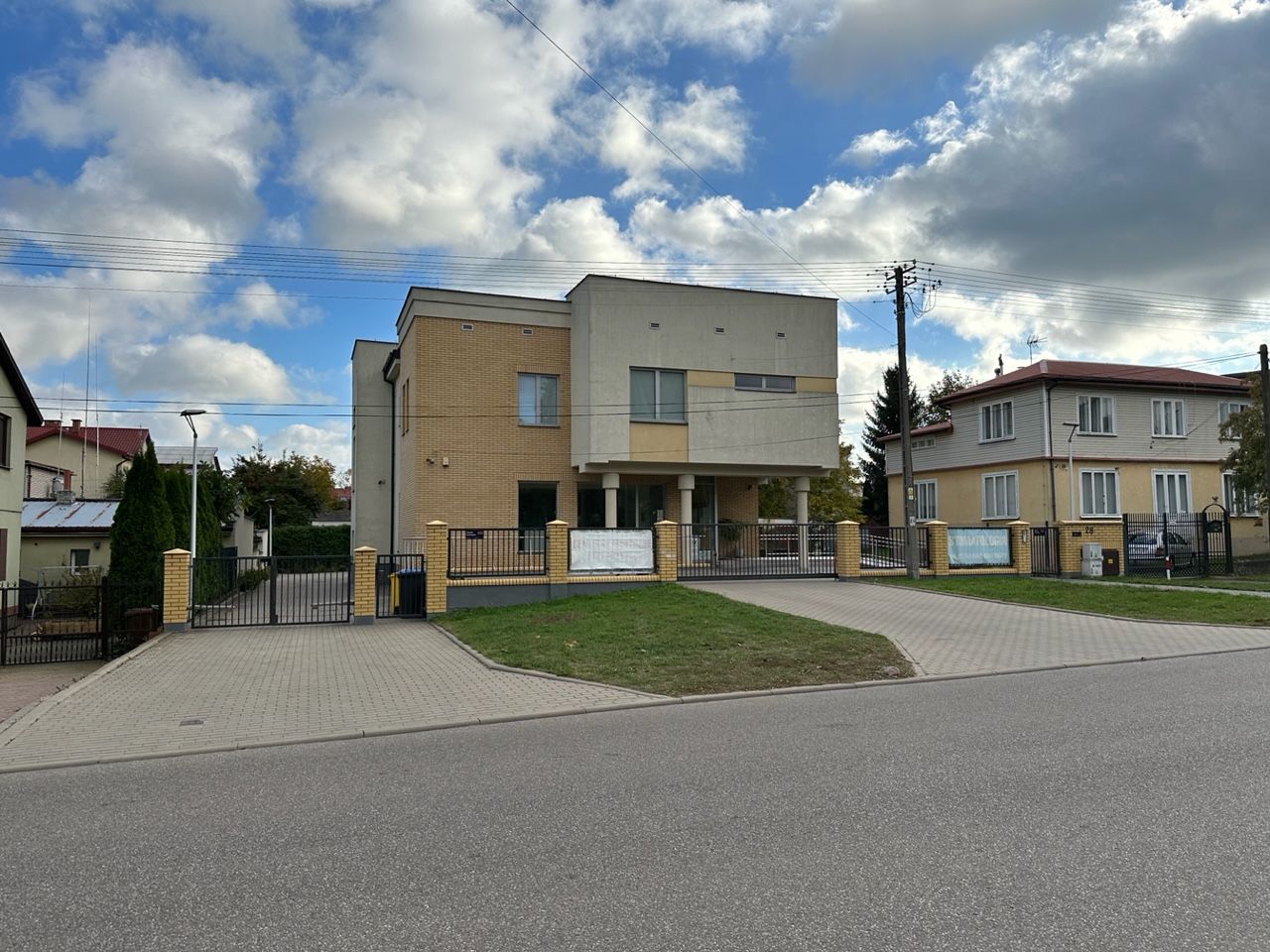 Budynek, w którym znajduje się gabinet